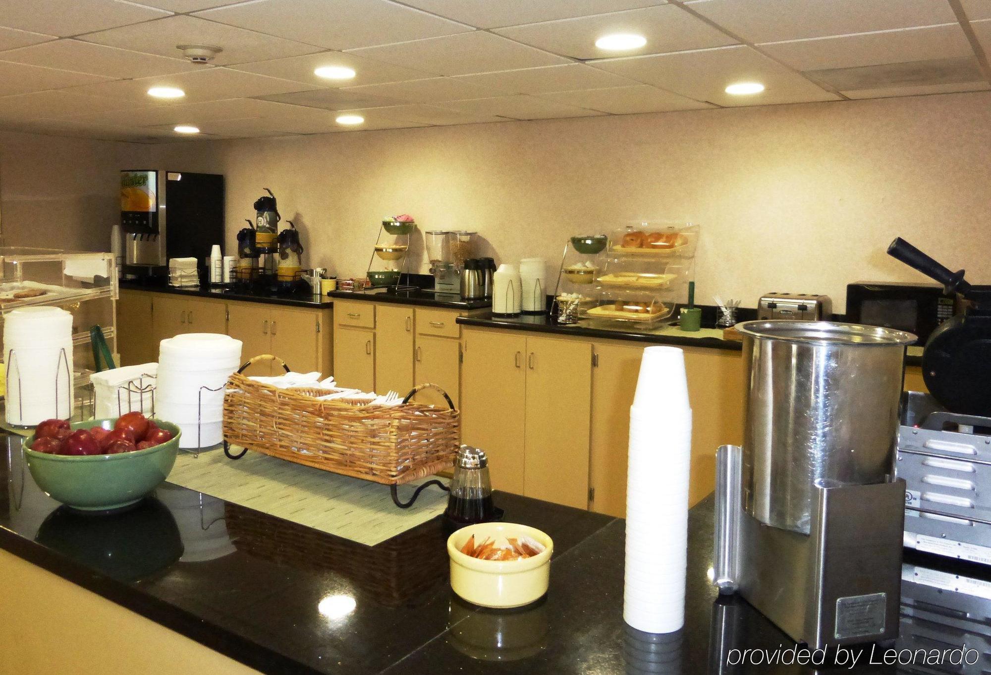 Quality Inn エンポーリア エクステリア 写真